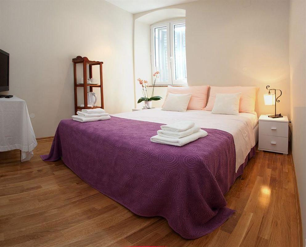 Split Apartments Peric Bagian luar foto