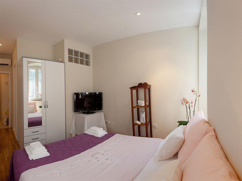 Split Apartments Peric Bagian luar foto