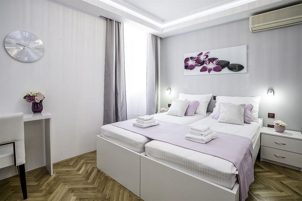 Split Apartments Peric Bagian luar foto