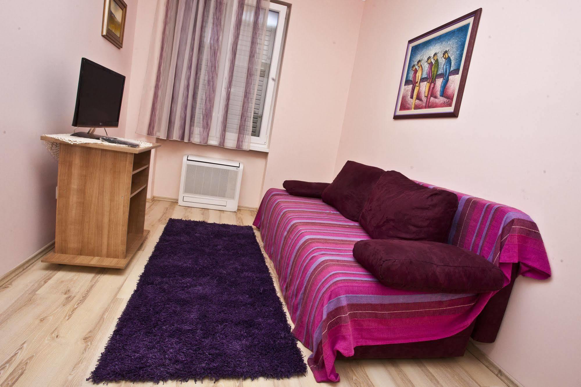 Split Apartments Peric Bagian luar foto