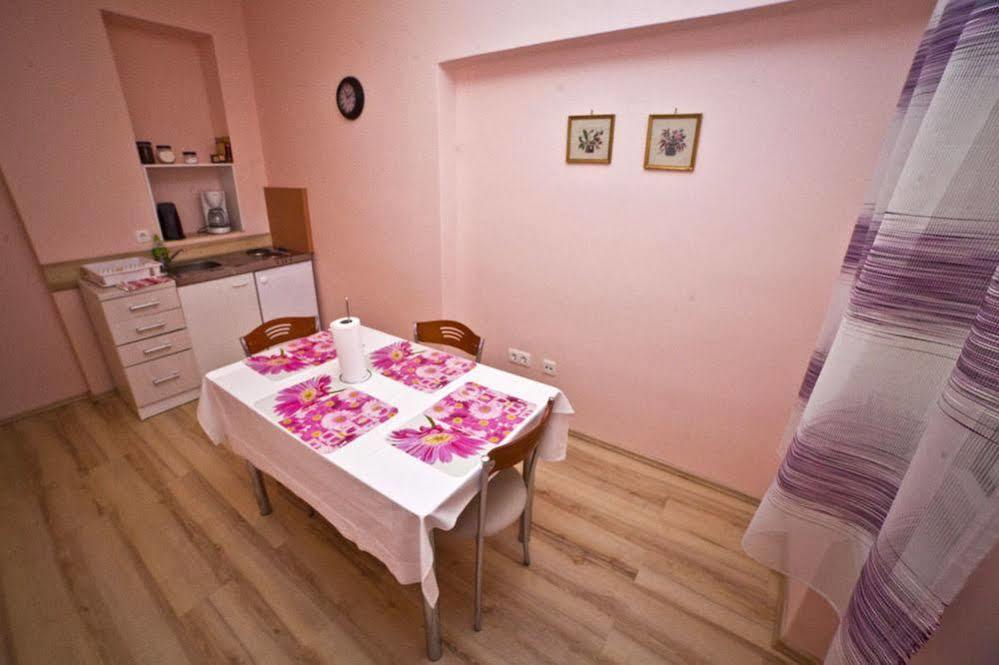 Split Apartments Peric Bagian luar foto