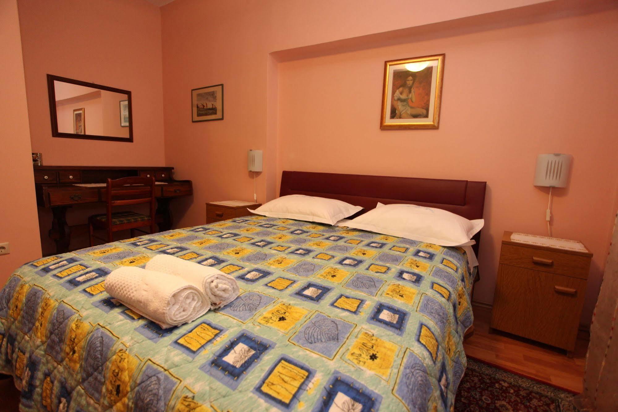 Split Apartments Peric Bagian luar foto